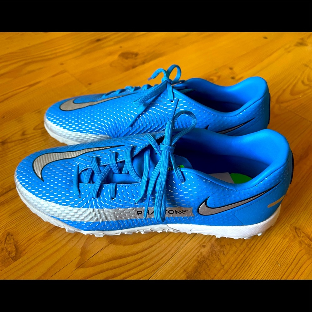Nike Adult Phantom GT Acade Turf Soccer Cleats